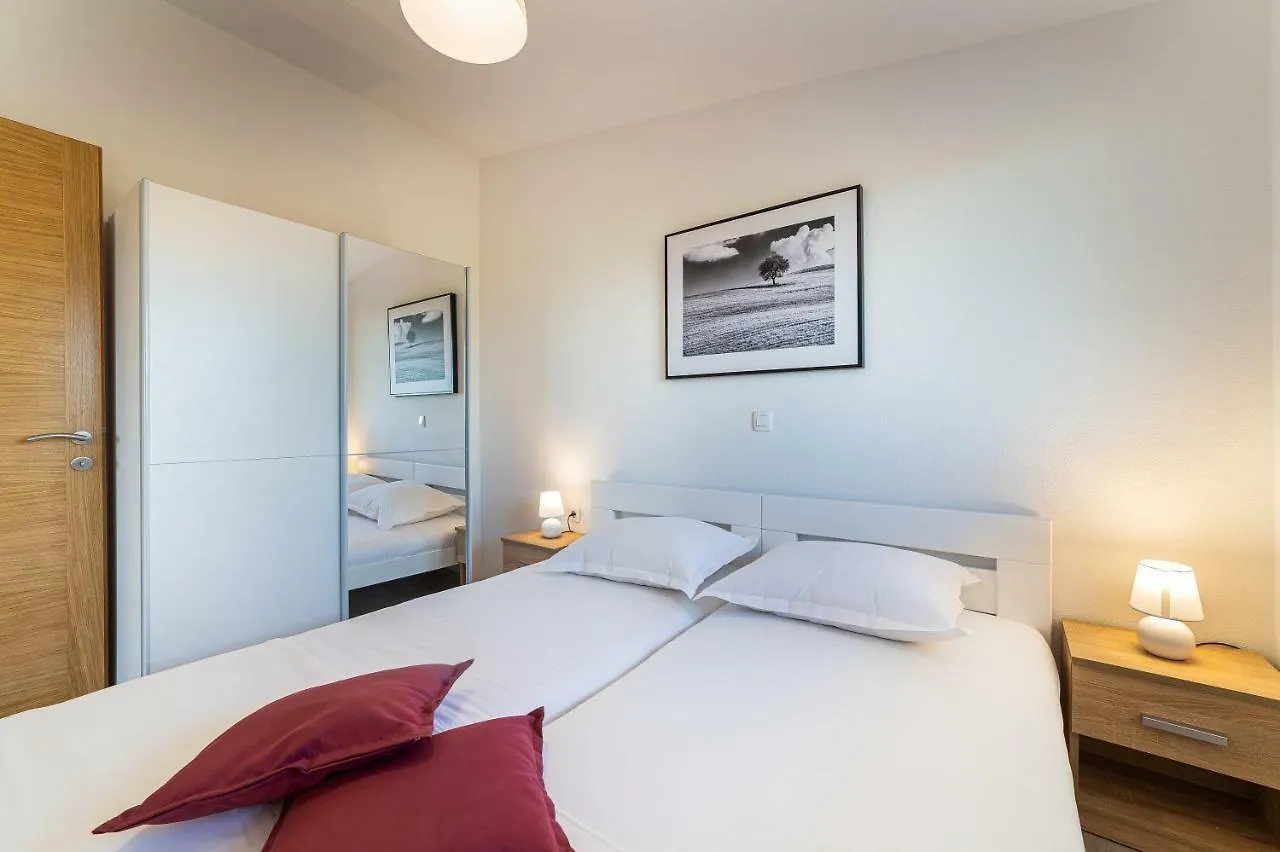 Holiday home Guest House Pelja Plano